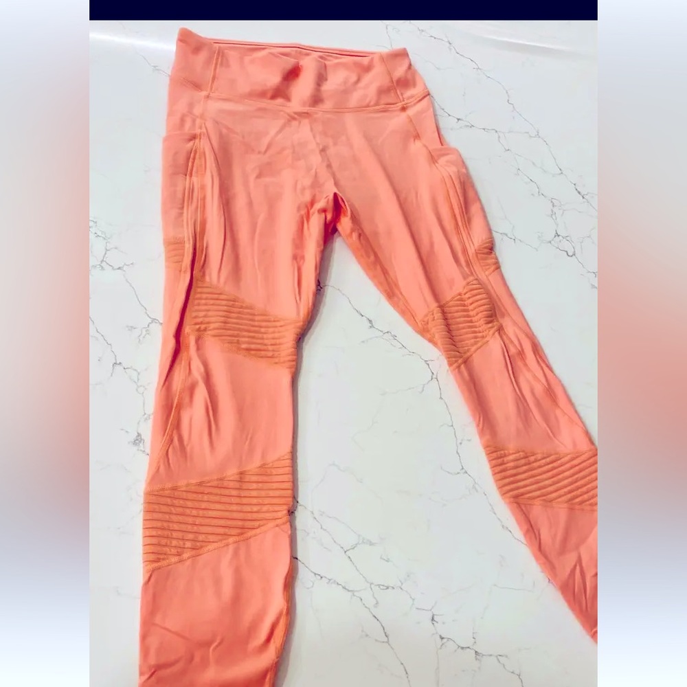 Fabletics High Waisted Motion365 Moto 7/8